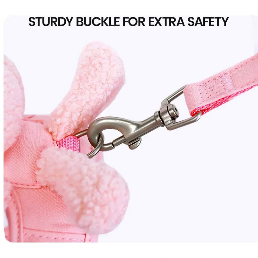 Close up of the buckle and leash of Teddy Fluffy Frenchie Harness for Pups
